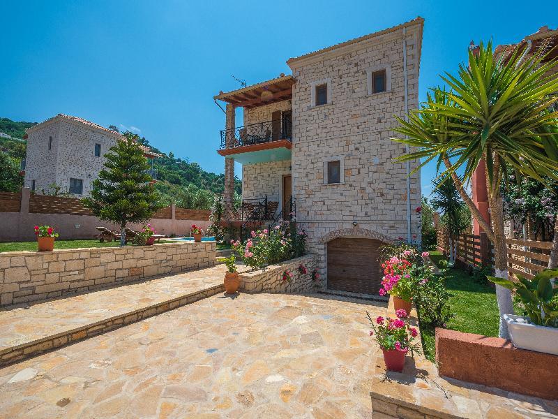 Dreamland Villas *